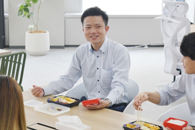「昼食」の様子
